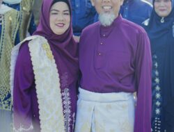 Penampilan Sederhana namun Berwibawa Wali Kota Dumai dalam Busana Cekak Musang di HUT ke-27