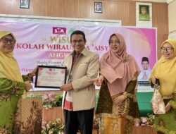 Hendry Munief Mendorong Perempuan di Wisuda Sekolah Wirausaha ‘Aisyiyah Riau untuk Memperkuat UMKM melalui Digitalisasi