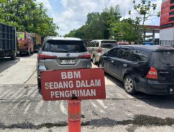 Antrean Panjang Kembali Muncul di Pekanbaru, Warga Mengeluhkan Keterbatasan Stok BBM