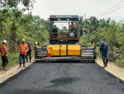 Pemerintah Melanjutkan Proyek Pengaspalan Jalan Rusak di 15 Kecamatan di Pekanbaru