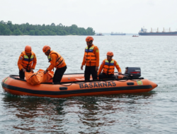 Tim SAR Gabungan berhasil menemukan jasad ABK yang hilang di Selat Rupat