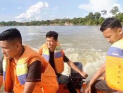 Bocah 13 Tahun Menghilang Akibat Terseret Arus di Bawah Jembatan Kuok