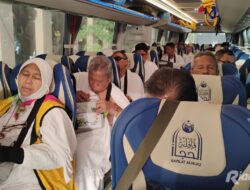 Jamaah Haji Riau Mulai Berangkat ke Makkah, Satu Jamaah Menjalani Perawatan