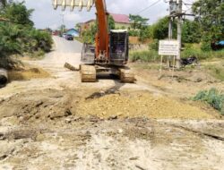 Arara Abadi Membangun Jalan Aspal Sejauh 4 Kilometer di Pelalawan melalui Program Tanggung Jawab Sosial Perusahaan (CSR)