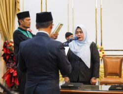 Bupati Karimun Melantik Liza Bharlyantie Hilsya sebagai Direktur Utama PT Pelabuhan Karimun