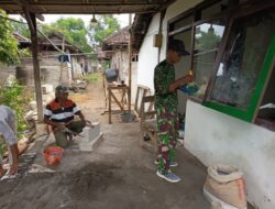 Serka Eko Hariyanto Membantu Warga Membangun Rumah Program RTLH