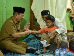 Bupati Bistamam Serahkan Santunan kepada Keluarga Korban Tol Pekanbaru-Dumai