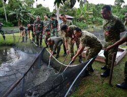 Lanud Roesmin Nurjadin Menyumbangkan Satu Ton Ikan Lele untuk Mendukung Ketahanan Pangan Nasional