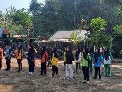 Pelatihan PBB dan Wasbang Pelajar oleh Babinsa Koramil Jogoroto di Desa Tambar
